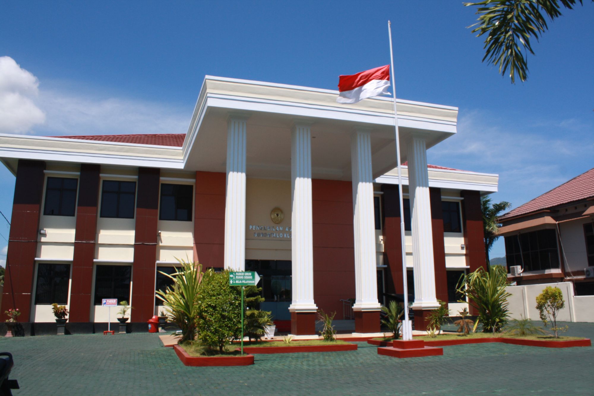 setengah tiang